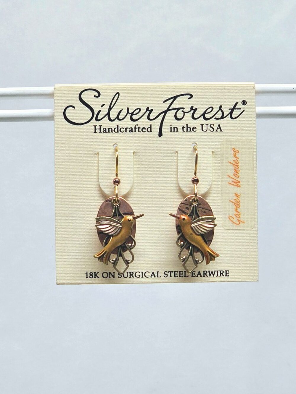 Hummingbird on Filigree & Oval earring